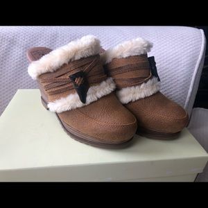 Women’s Lucky Brand Slip on Boots Size 8.5M